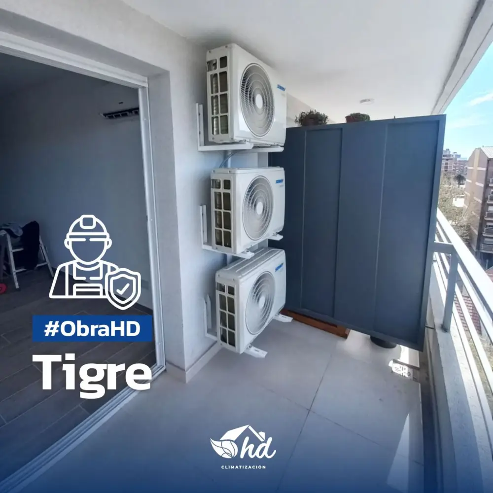 Unidades exteriores de aire acondicionado instaladas en un departamento en Tigre